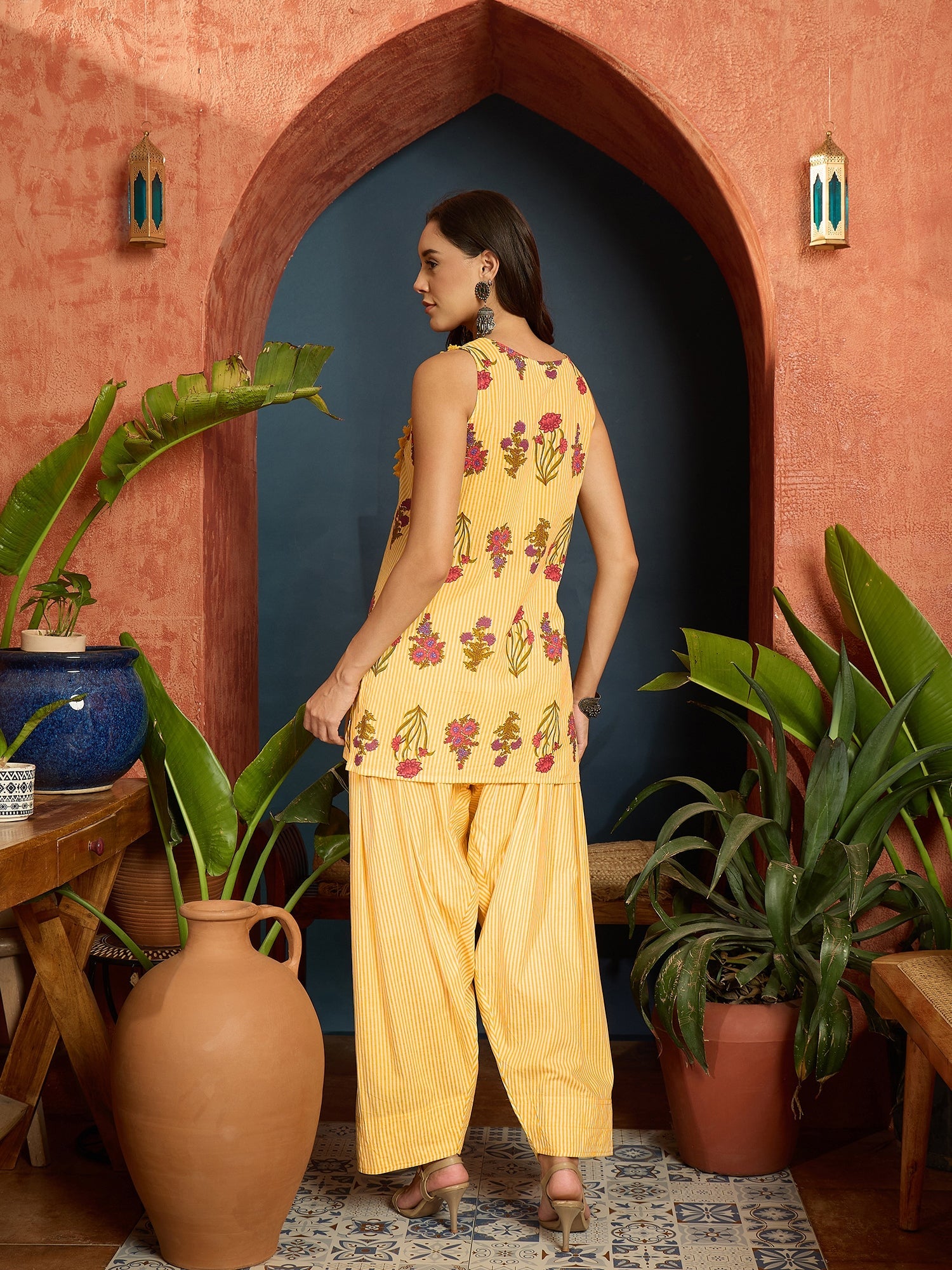 Women's Yellow Floral Printed Pure Cotton Straight Short Kurti With Fa