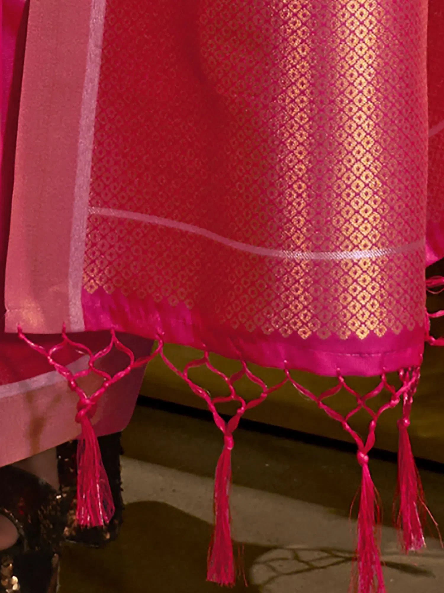 Pink Woven Polyester Saree with Blouse – Stylish Indian Sarees Online