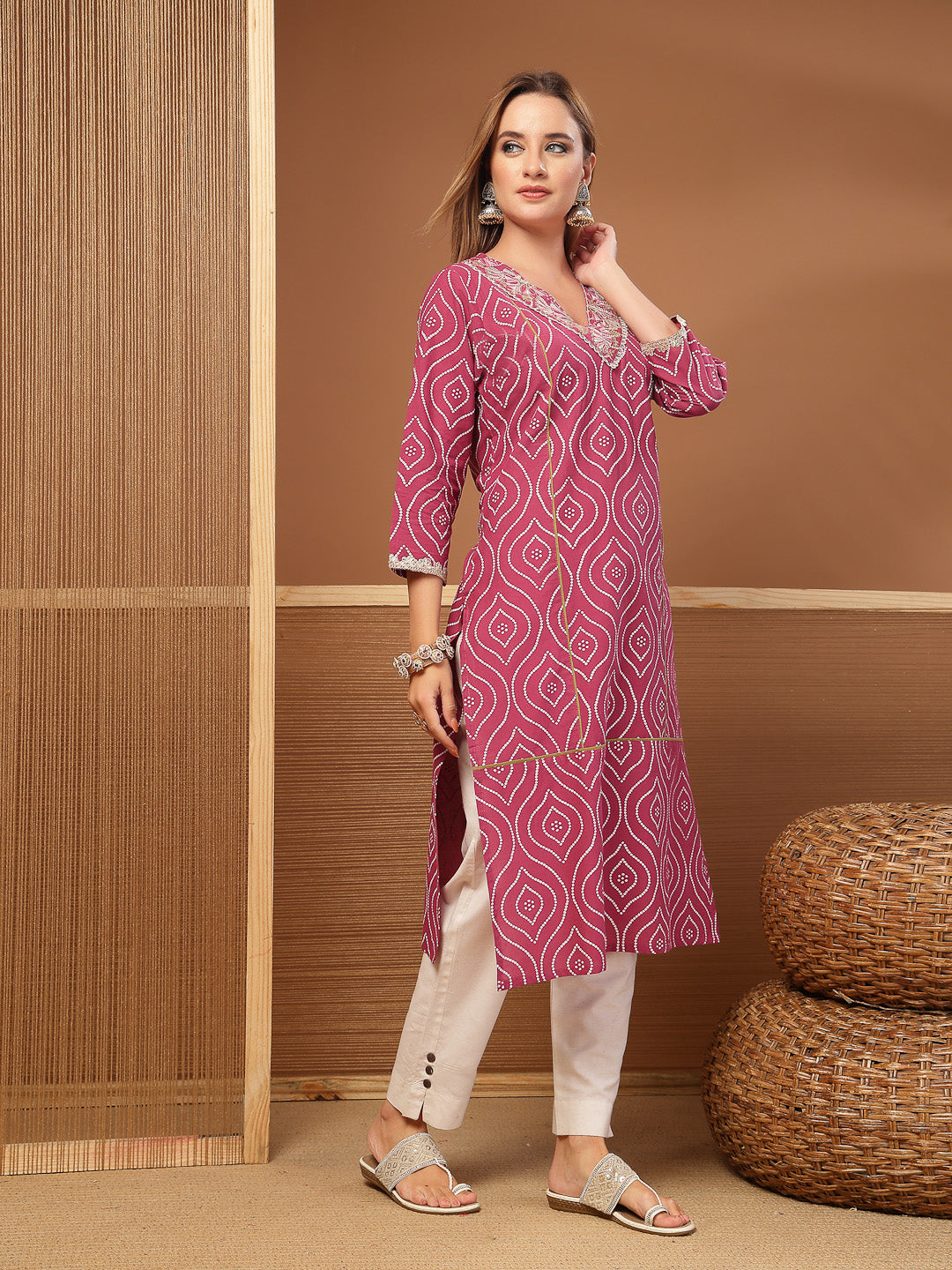 Women's Magenta Bandhej Printed & Embroidered Cotton Straight Kurta (M