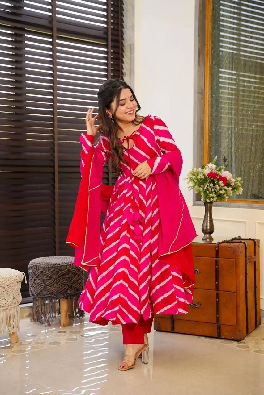 Women's Red Organza Digital Print Anarkali Kurta Pant With Dupatta