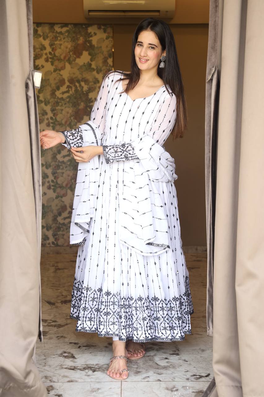 Women's White Faux Georgette Embroidered Anarkali Kurta Pant With Dupatta