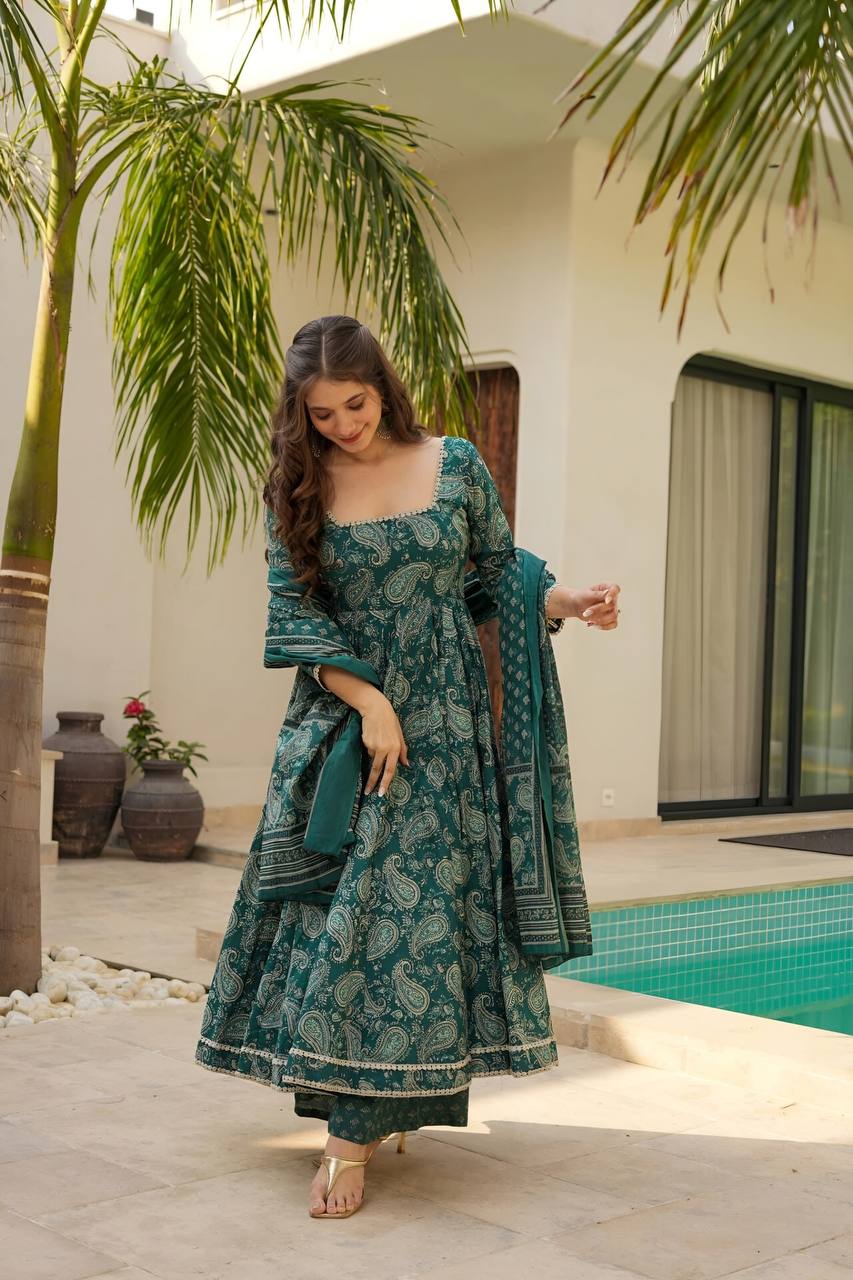 Women's Green Muslin Digital Print Anarkali Kurta Pant With Dupatta