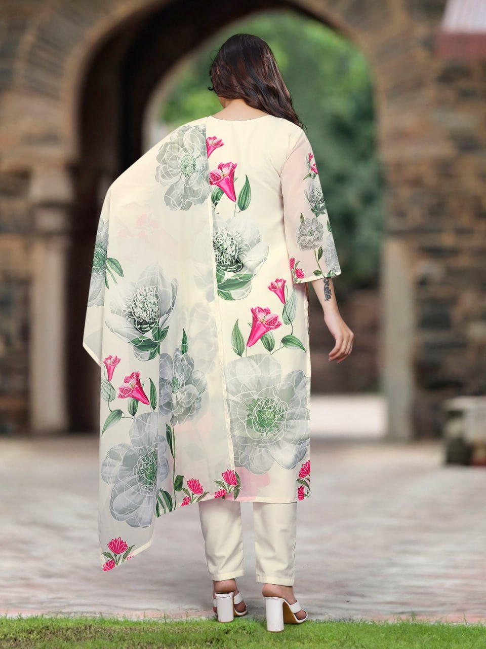 Women's Cream Georgette Embroidered Straight Kurta Pant With Dupatta