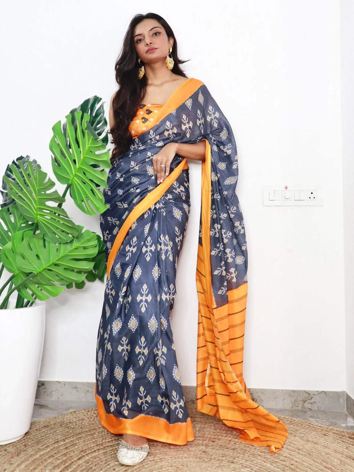 Women's Cotton Grey Printed Designer Saree With Blouse Piece-MINAXI8010