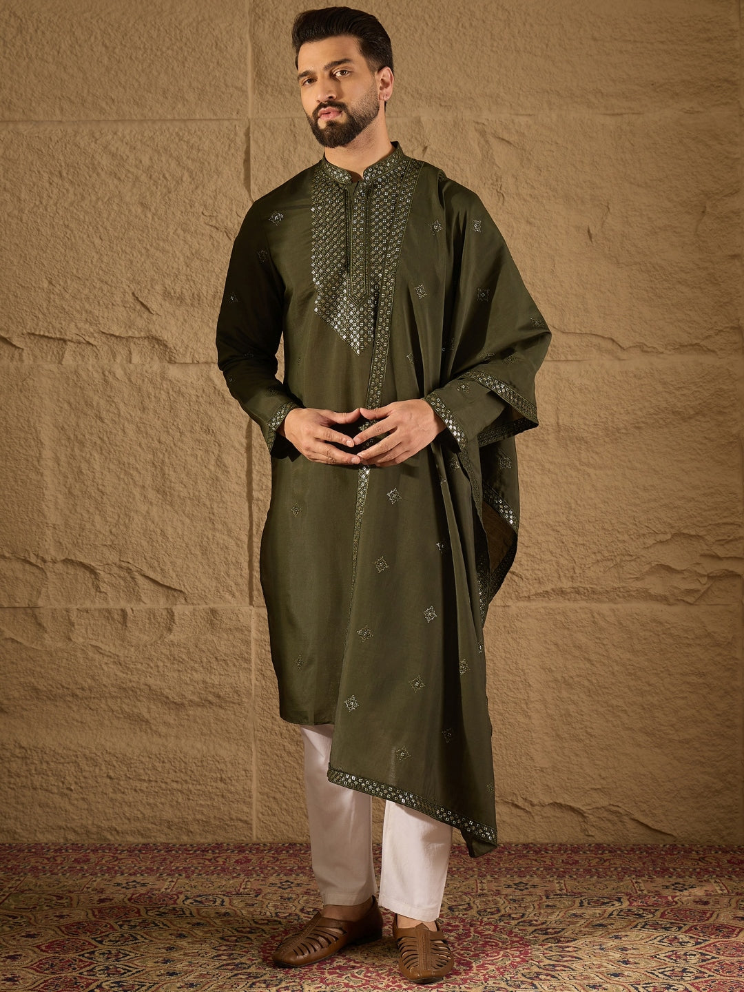 Ethnic Bay Men Green Silk Blend Solid Embroidered Straight Kurta with Dupatta-MKUD1001