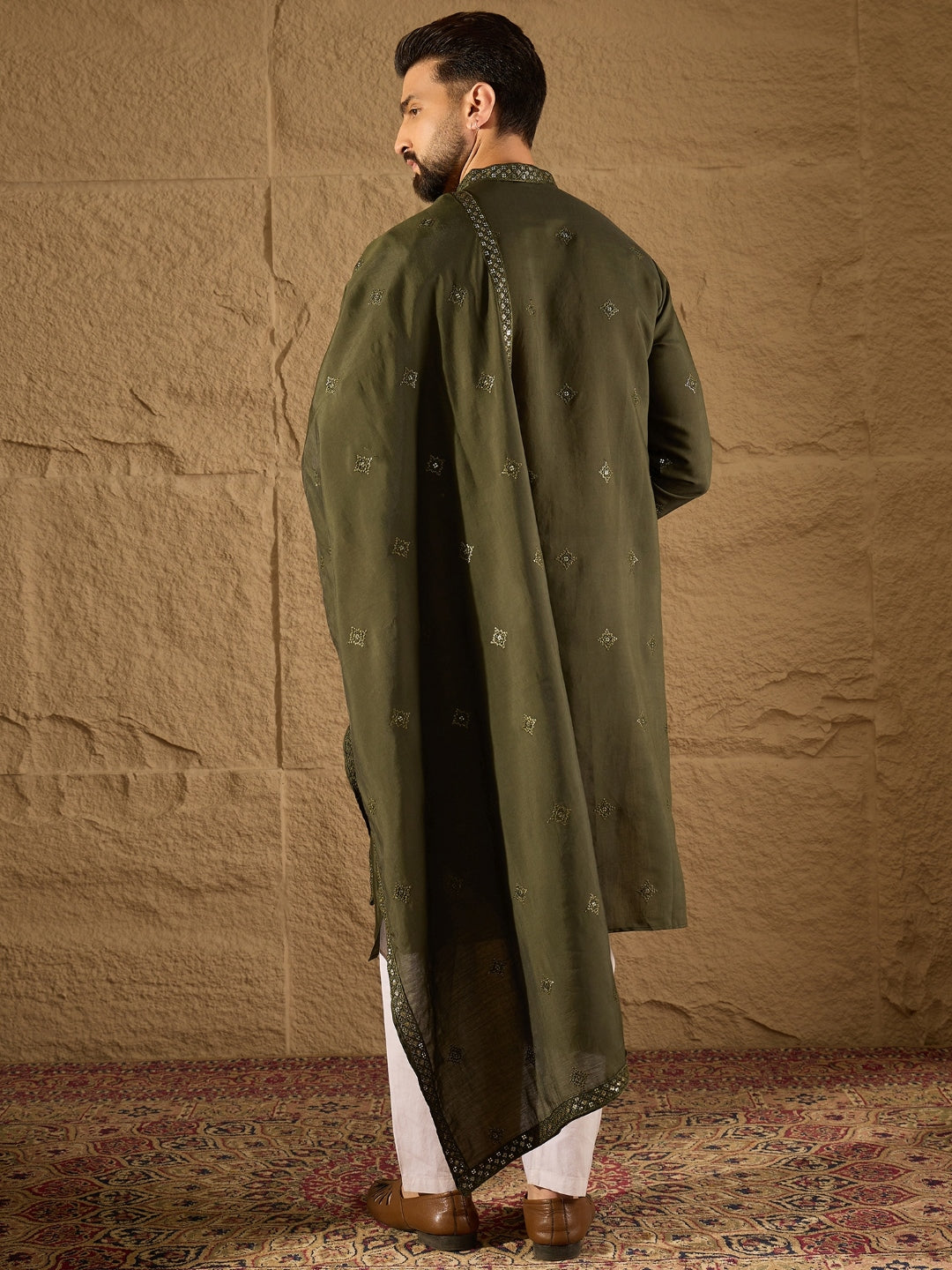 Ethnic Bay Men Green Silk Blend Solid Embroidered Straight Kurta with Dupatta-MKUD1001