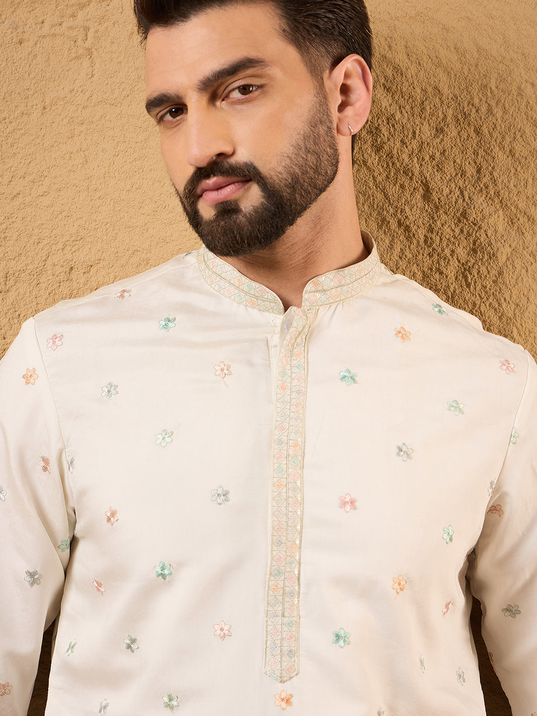 Ethnic Bay Men Off White Silk Blend Solid Embroidered Straight Kurta with Trouser-MKSET1179