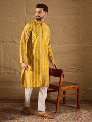 Ethnic Bay Men Yellow Viscose Rayon Ethnic Motifs Printed Straight Kurta with Trousers-MKSET1282