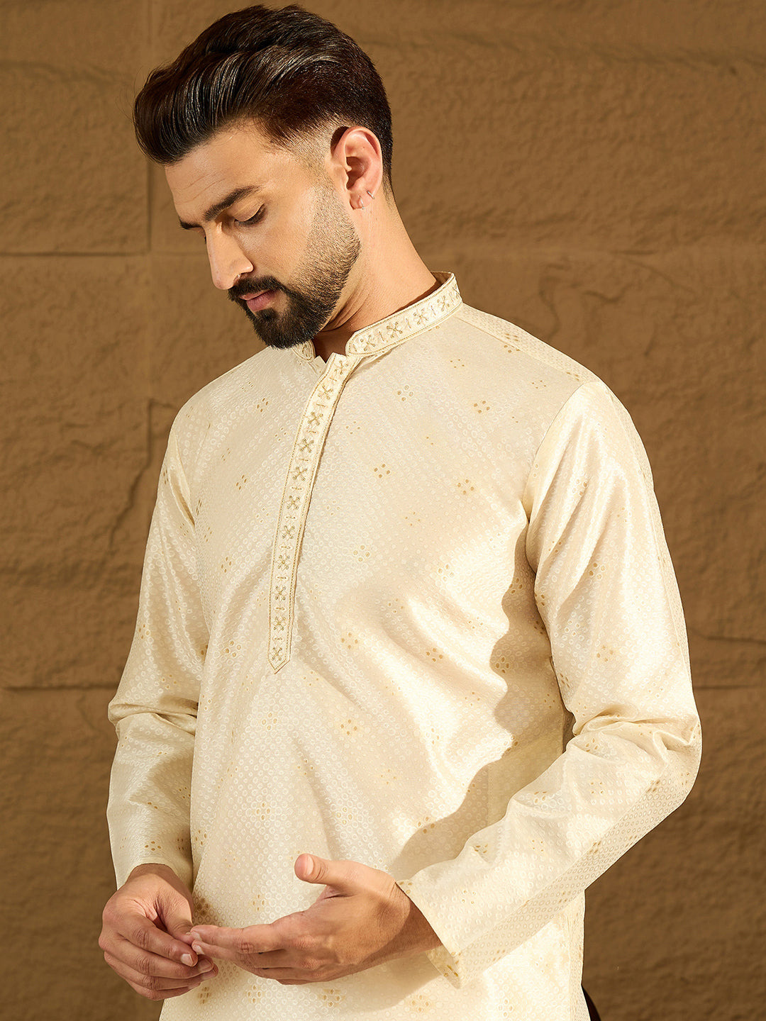 Ethnic Bay Men Off White Silk Blend Solid Woven Design Straight Kurta with Trouser-MKSET1352