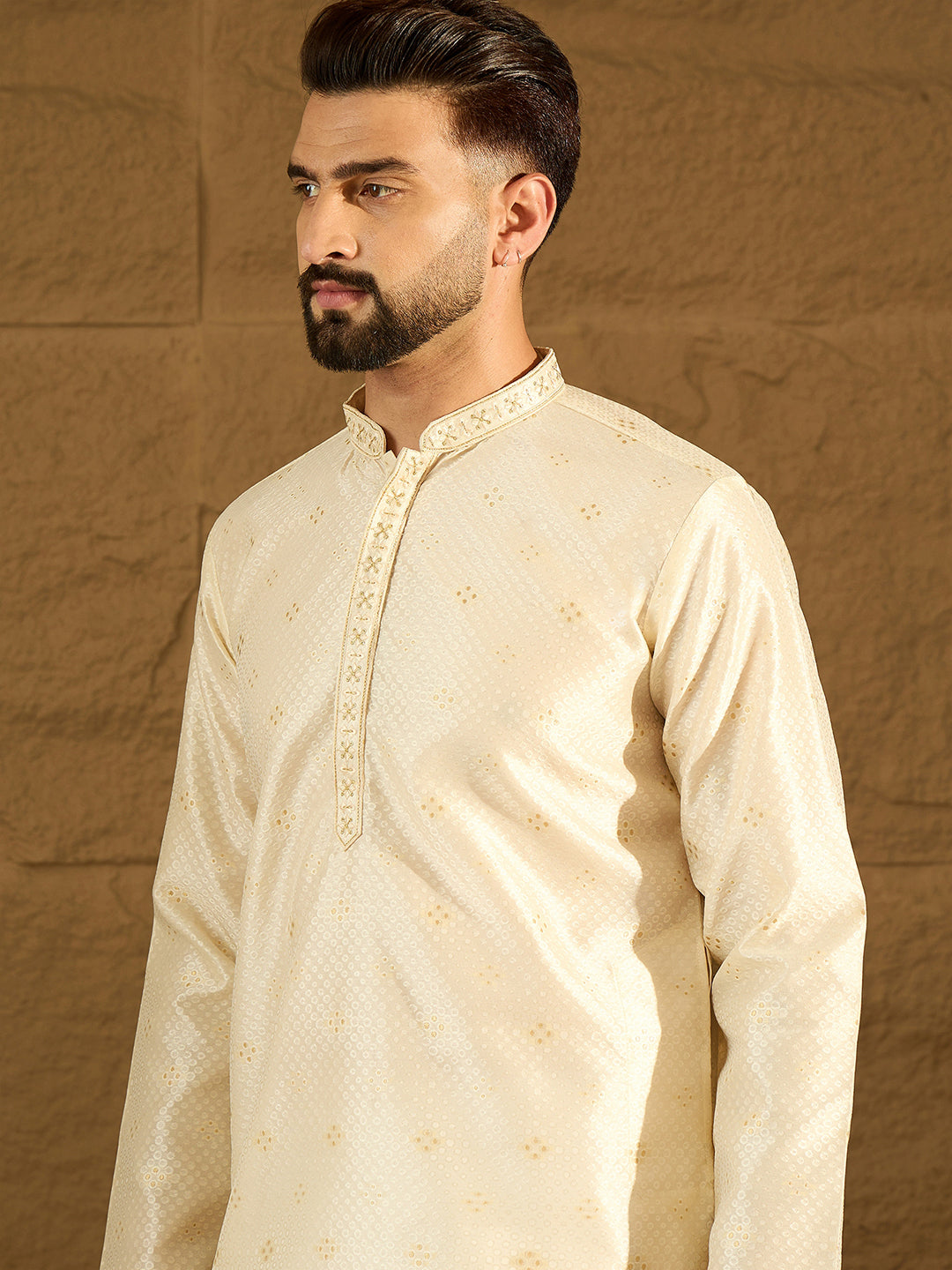 Ethnic Bay Men Off White Silk Blend Solid Woven Design Straight Kurta with Trouser-MKSET1352
