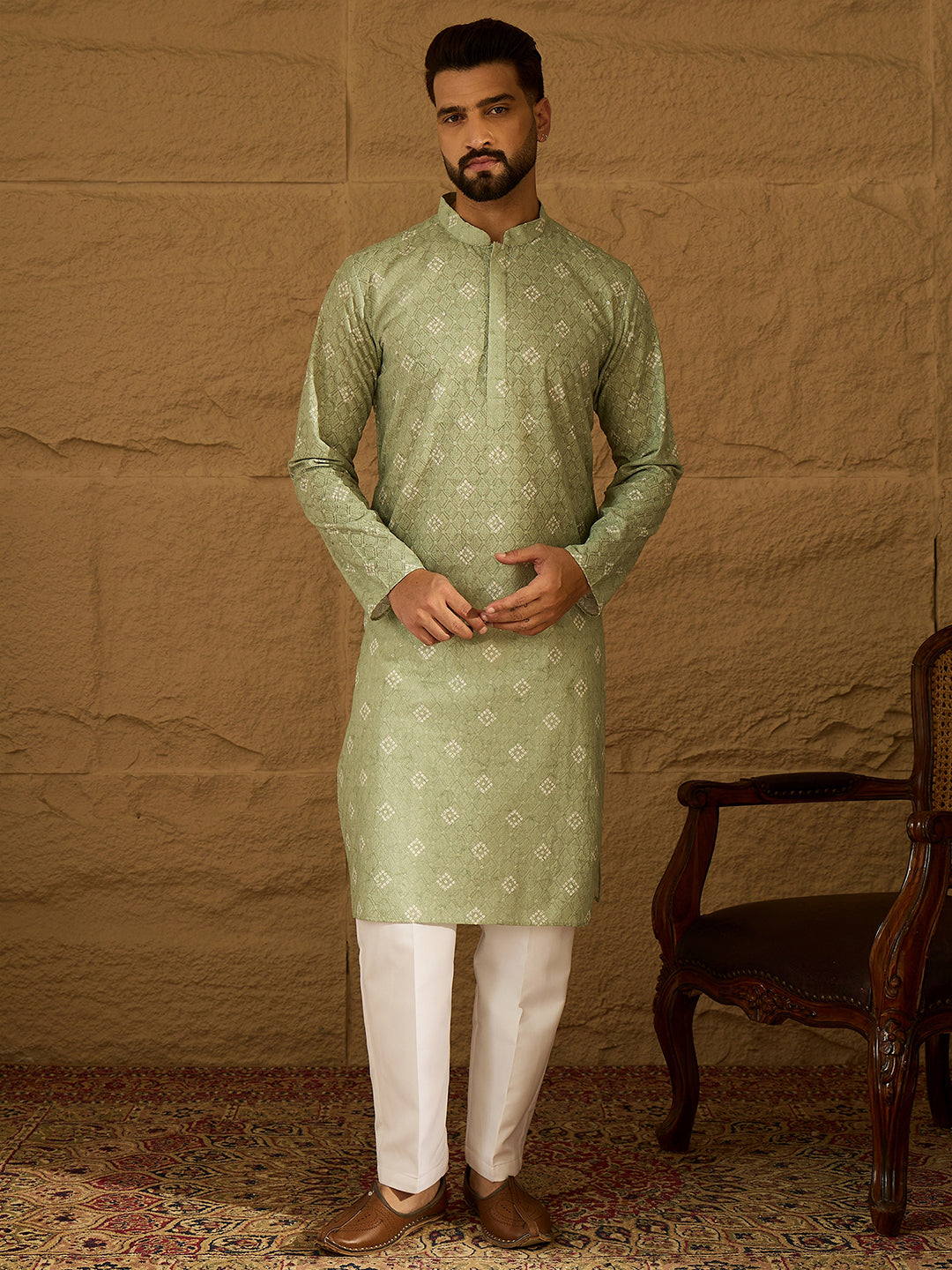 Ethnic Bay Men Green Viscose Rayon Bandhani Embroidered Straight Kurta with Trouser-MKSET1584