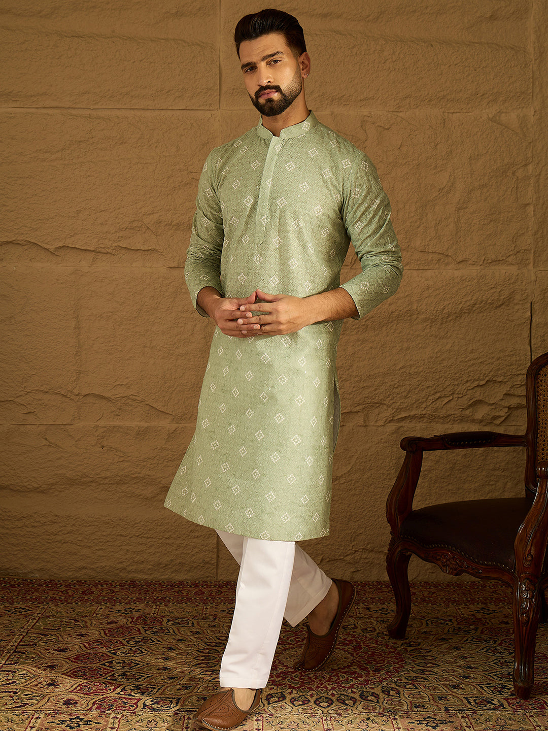 Ethnic Bay Men Green Viscose Rayon Bandhani Embroidered Straight Kurta with Trouser-MKSET1584