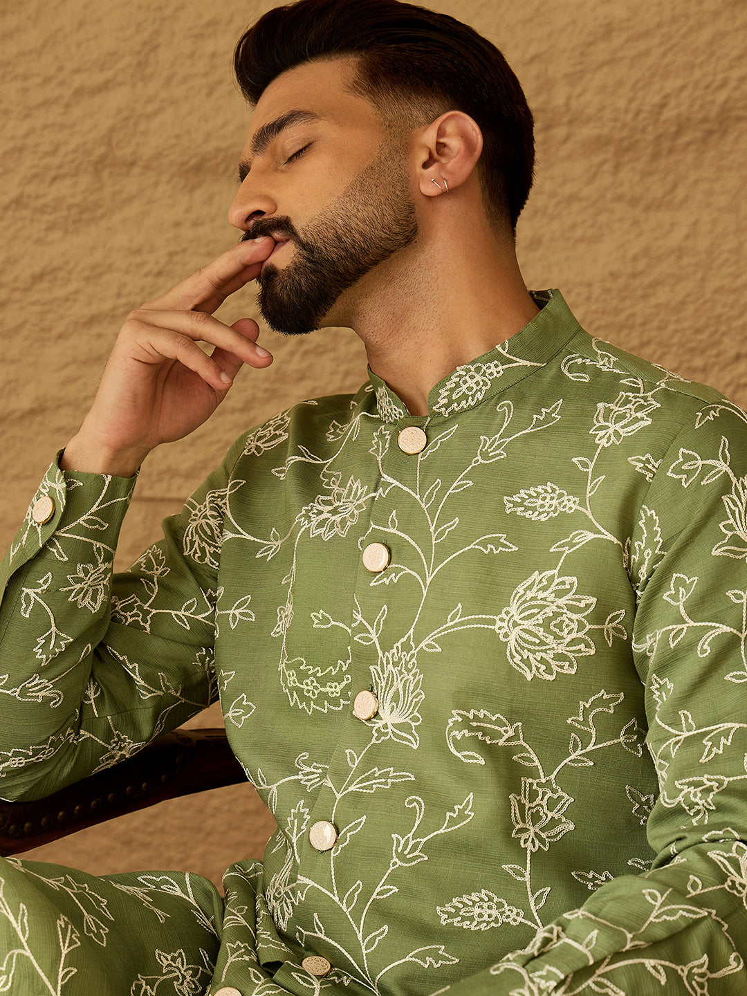 Ethnic Bay Men Green Viscose Rayon Solid Embroidered Straight Kurta with Trouser-MKSET1706