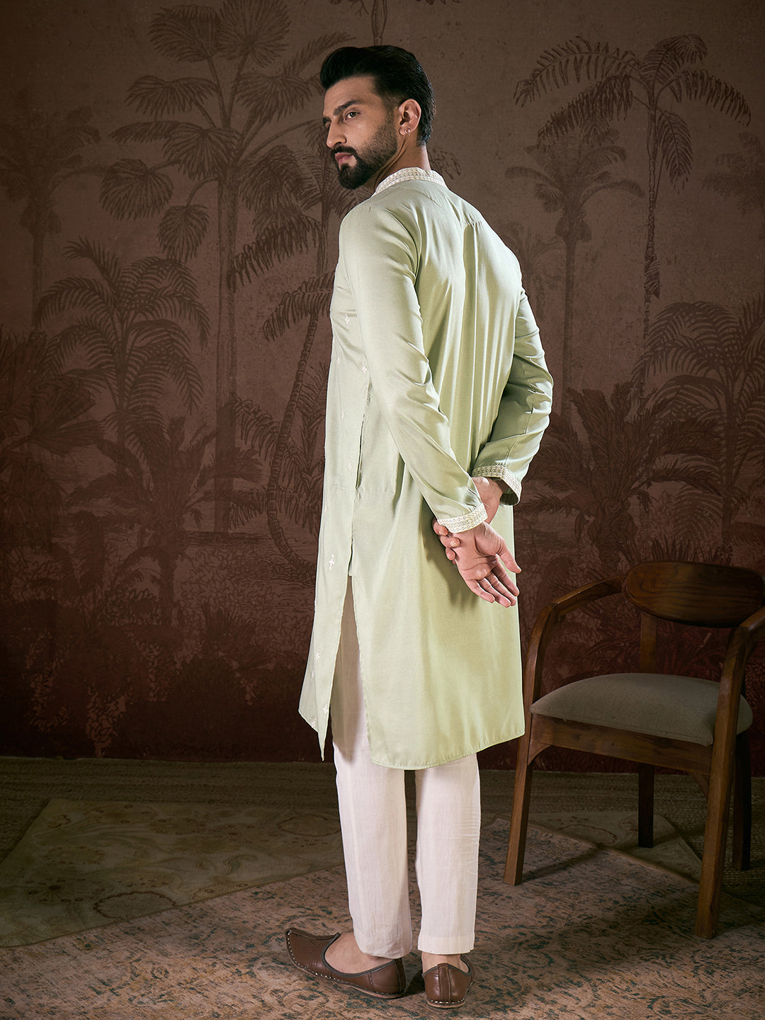 Ethnic Bay Men Green Silk Blend Solid Embroidered Straight Kurta With Trouser
