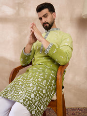 Ethnic Bay Men Green Silk Blend Ethnic Motifs Embroidered Straight Kurta With Trouser-MKSET1800