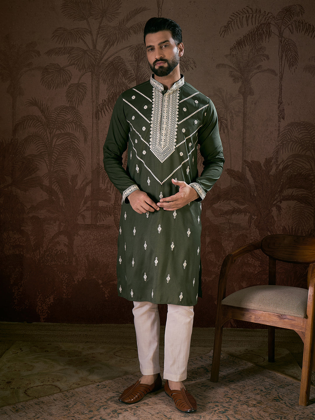 Ethnic Bay Men Green Silk Blend Solid Embroidered Straight Kurta With Trouser