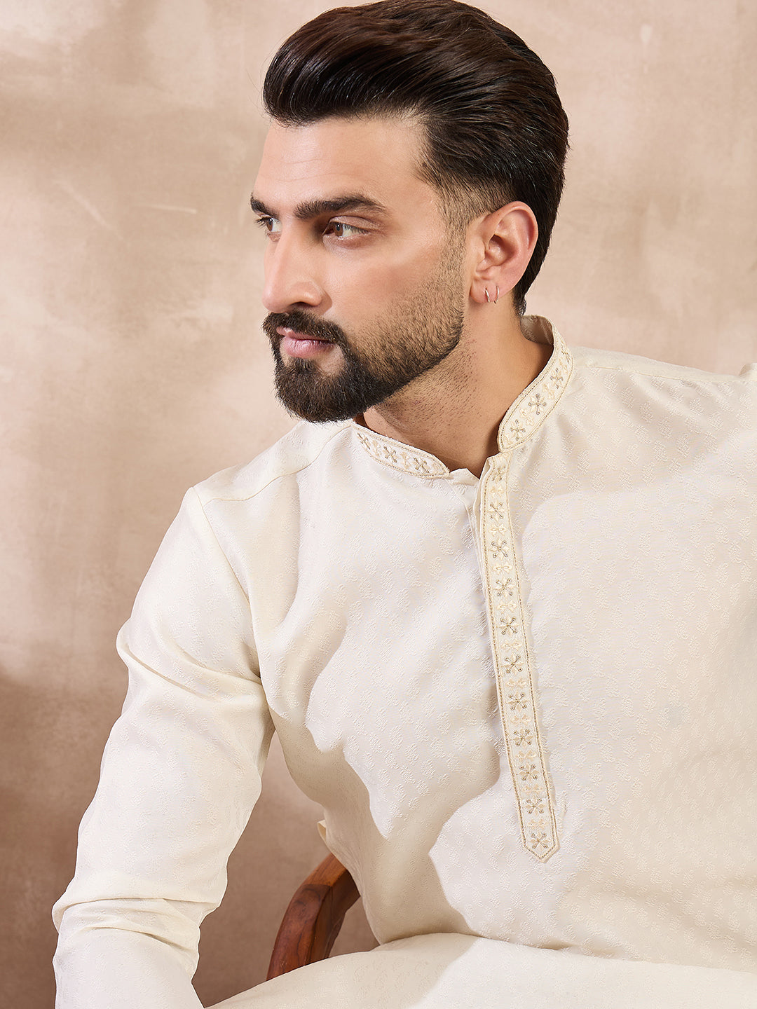 Ethnic Bay Men Off White Silk Blend Solid Woven Design Straight Kurta With Trouser-MKSET1897