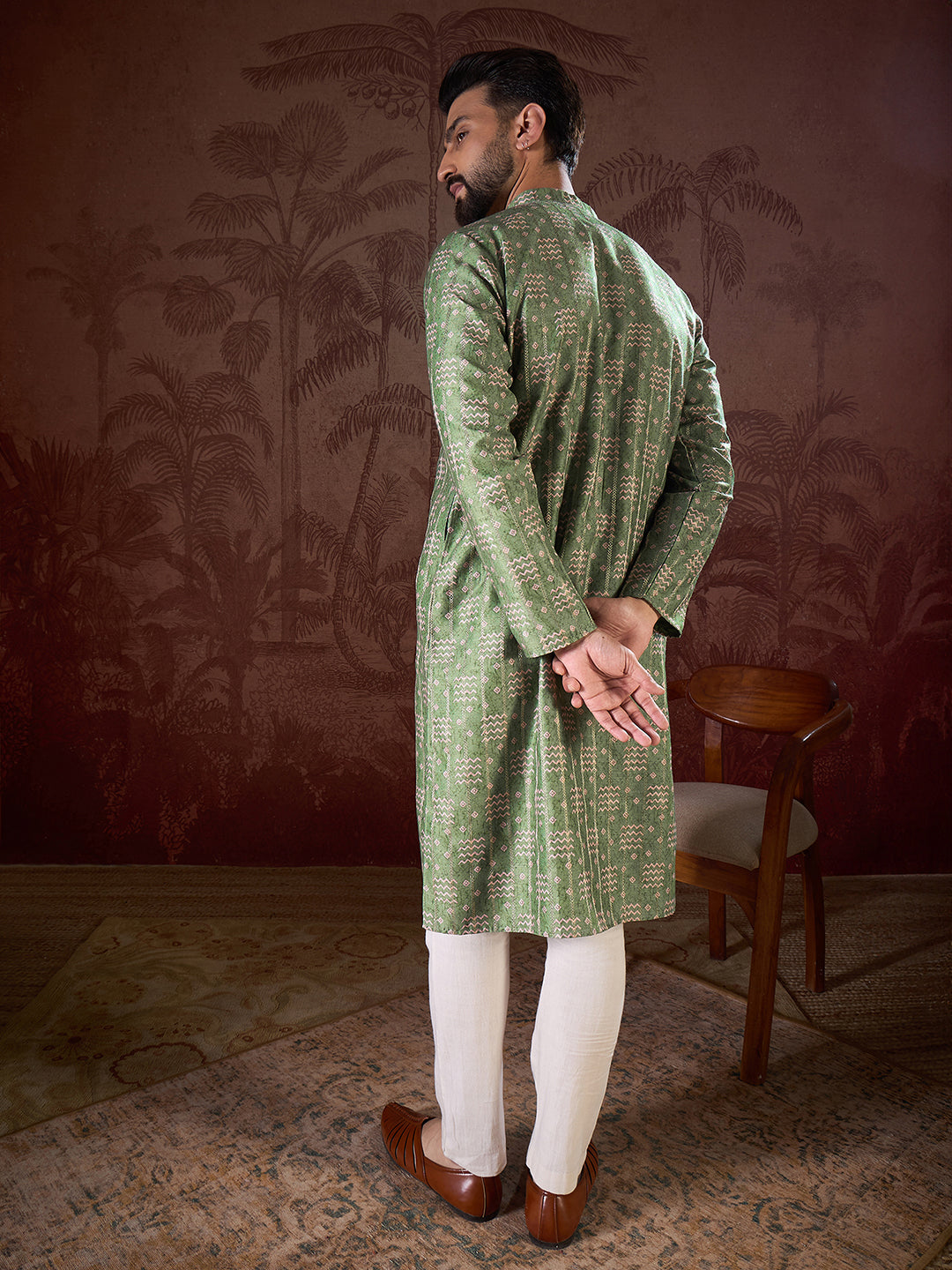 Ethnic Bay Men Green Silk Blend Ethnic Motifs Printed Straight Kurta With Trouser