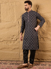 Ethnic Bay Men Black Viscose Rayon Ethnic Motifs Embroidered Straight Kurta-MKU1165