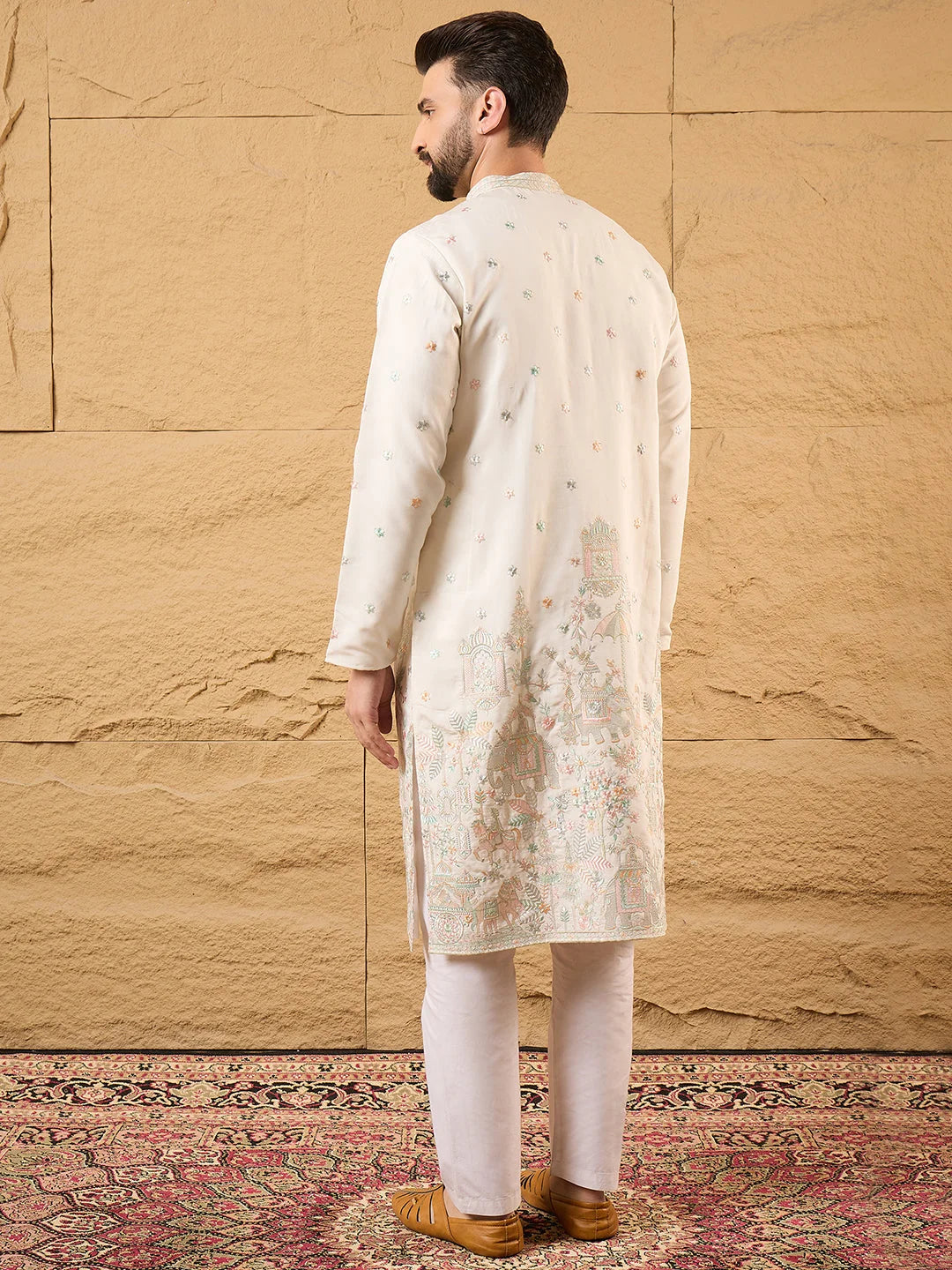 Ethnic Bay Men Off White Silk Blend Solid Embroidered Straight Kurta-MKU1179