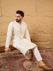Ethnic Bay Men Off White Silk Blend Solid Embroidered Straight Kurta-MKU1179