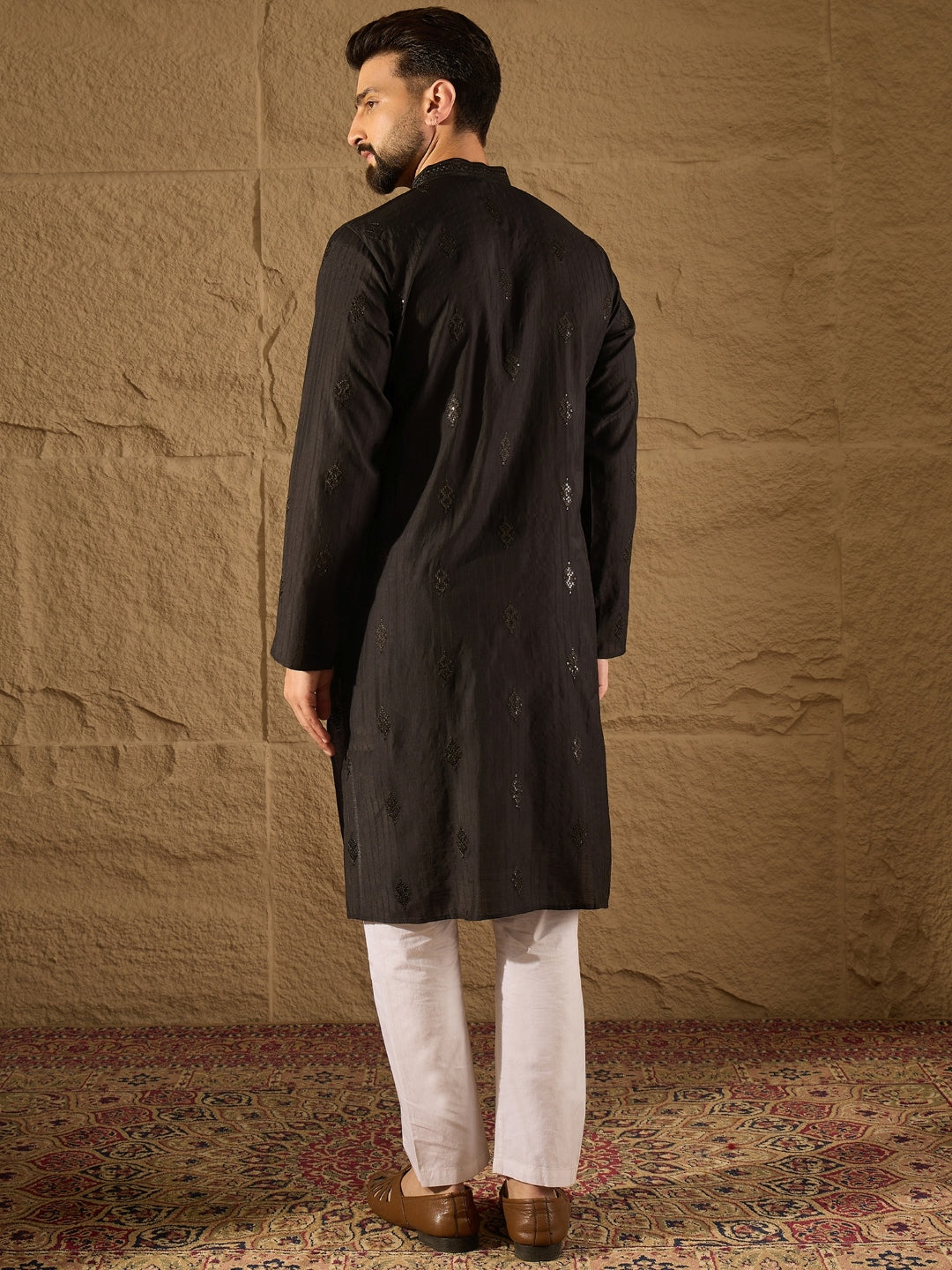 Ethnic Bay Men Black Viscose Rayon Solid Embroidered Straight Kurta-MKU1294