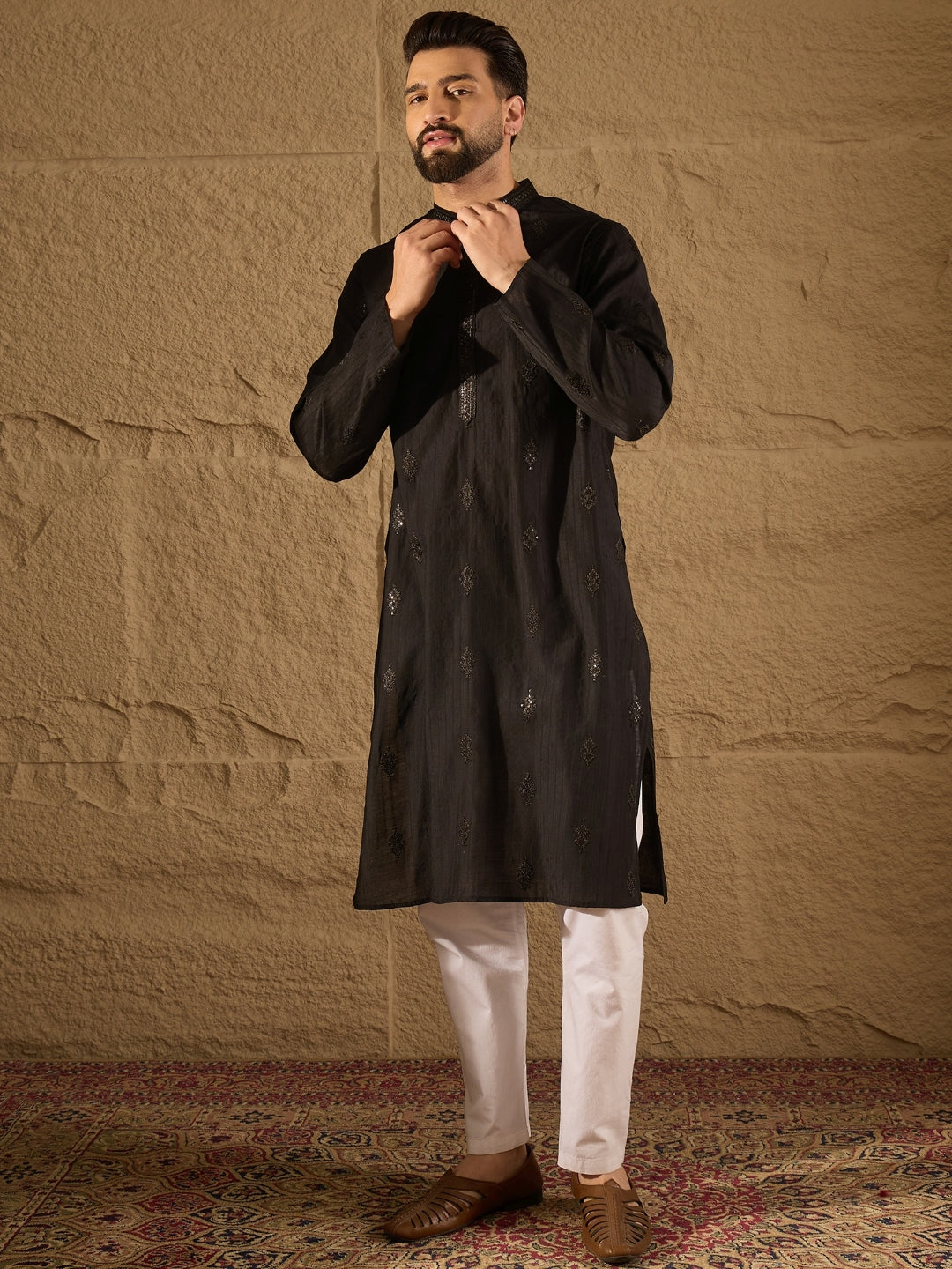 Ethnic Bay Men Black Viscose Rayon Solid Embroidered Straight Kurta-MKU1294