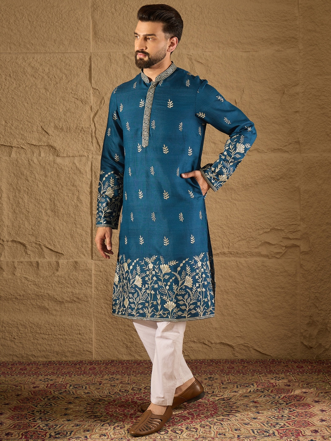 Ethnic Bay Men Blue Vertican Solid Embroidered Straight Kurta-MKU1315