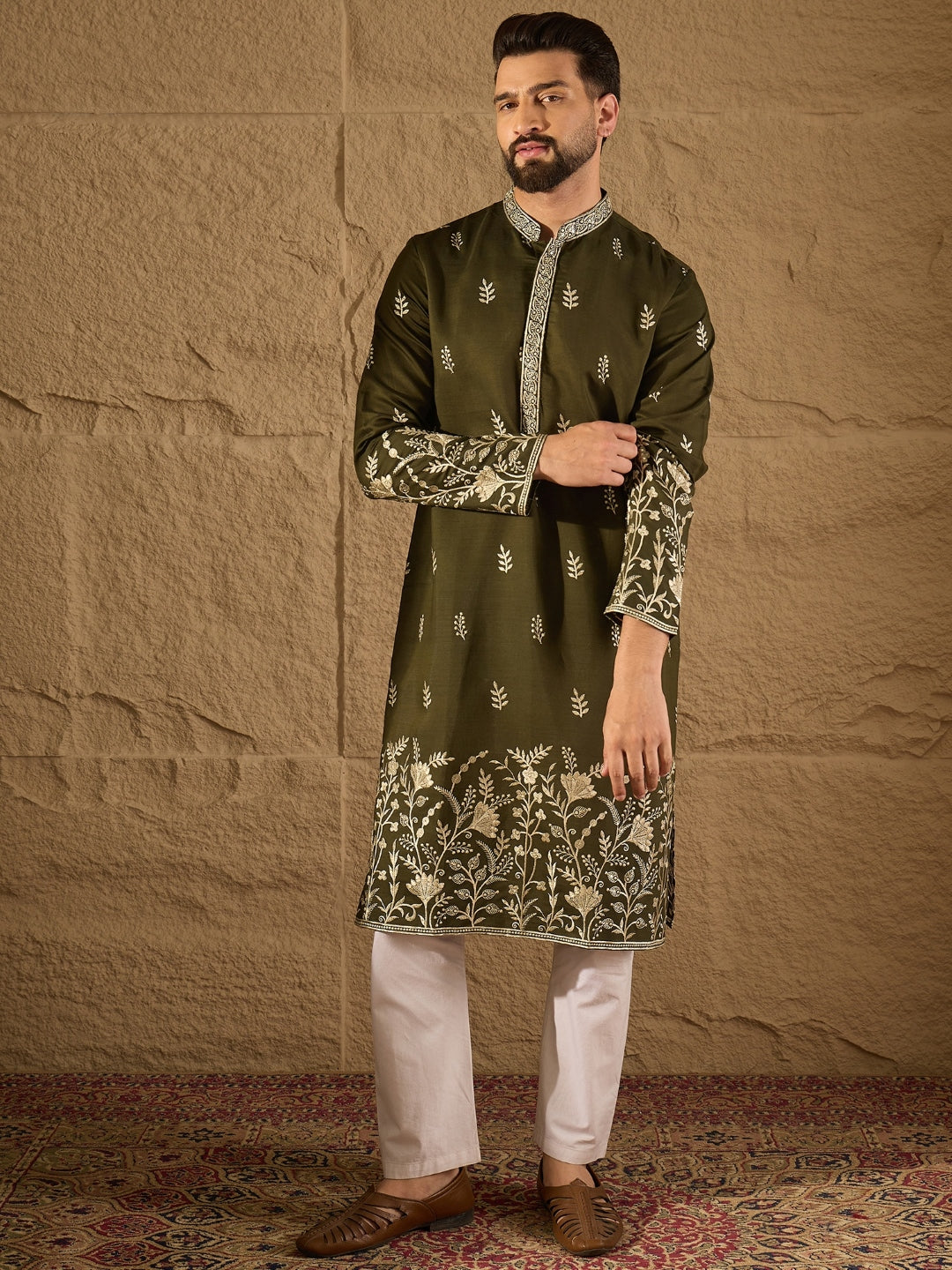 Ethnic Bay Men Olive Vertican Solid Embroidered Straight Kurta-MKU1319