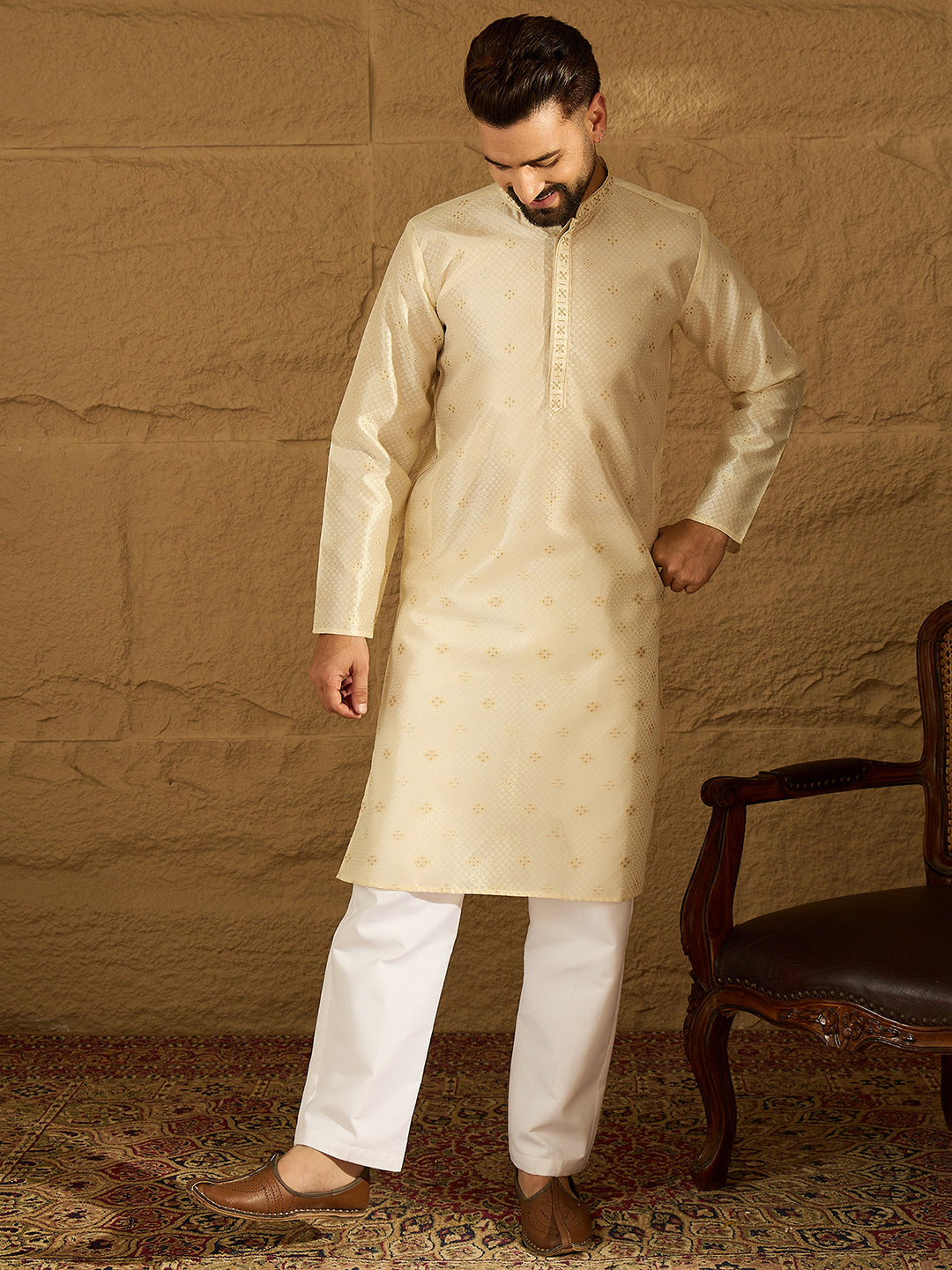 Ethnic Bay Men Off White Silk Blend Solid Woven Design Straight Kurta-MKU1352