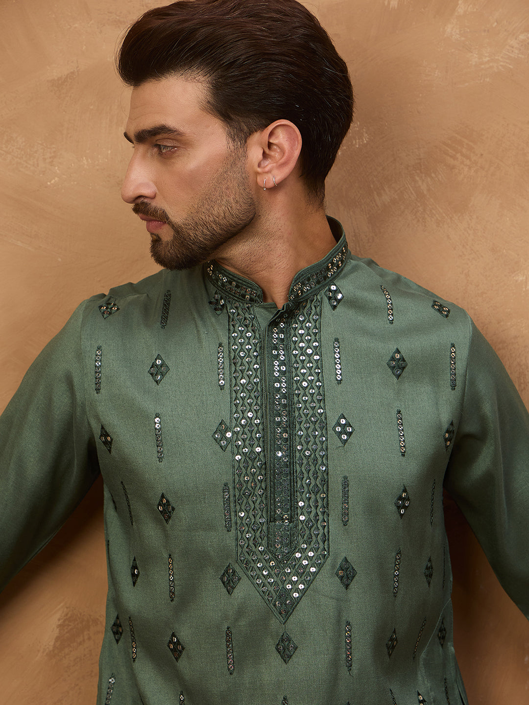 Ethnic Bay Men Green Silk Blend Solid Embroidered Straight Kurta-MKU1439