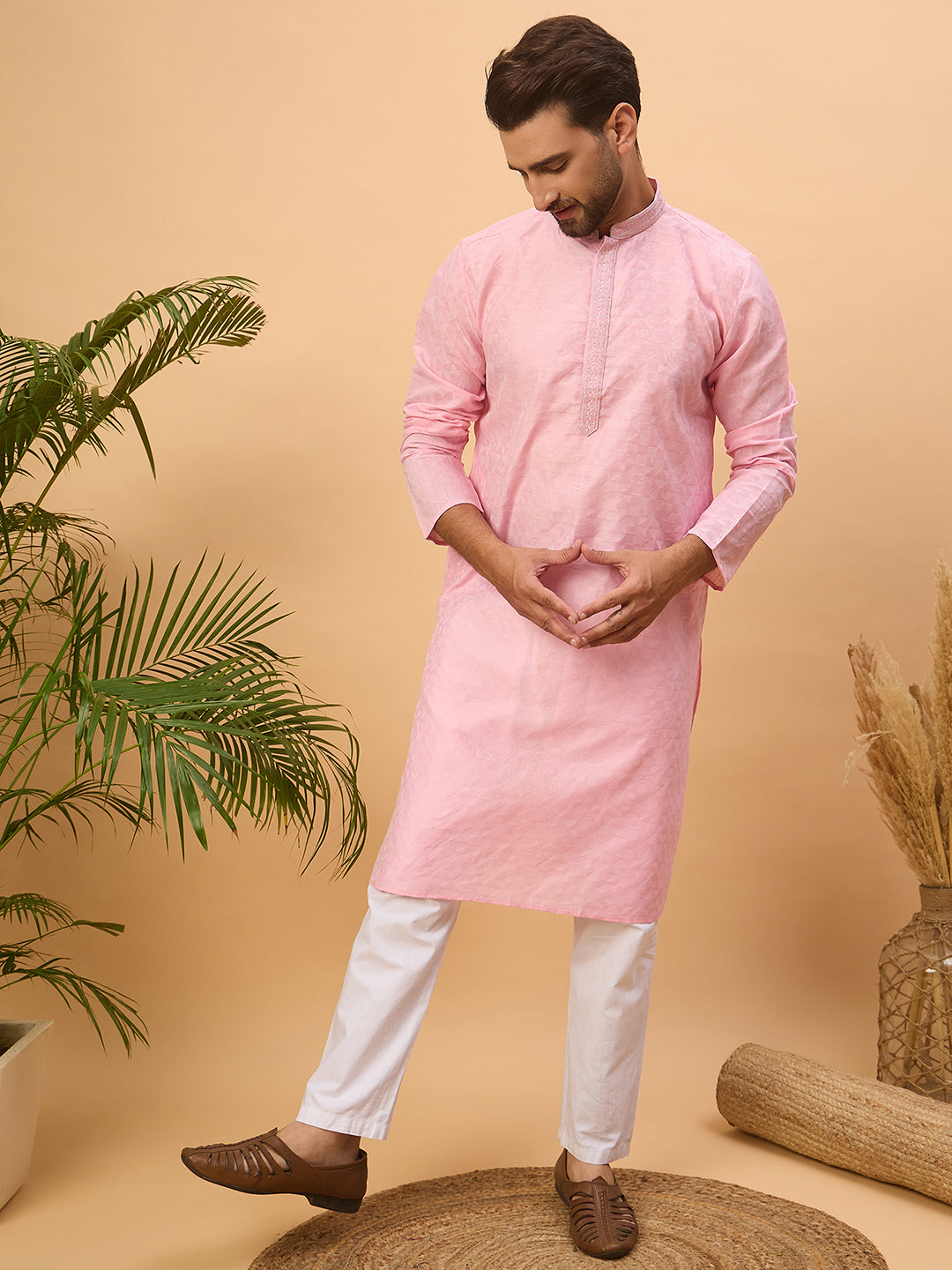 Ethnic Bay Men Pink Silk Blend Solid Embroidered Straight Kurta-MKU1454