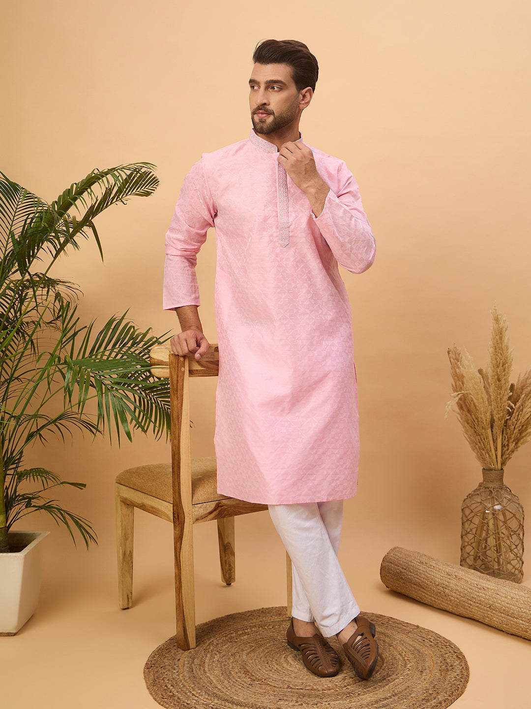 Ethnic Bay Men Pink Silk Blend Solid Embroidered Straight Kurta-MKU1454