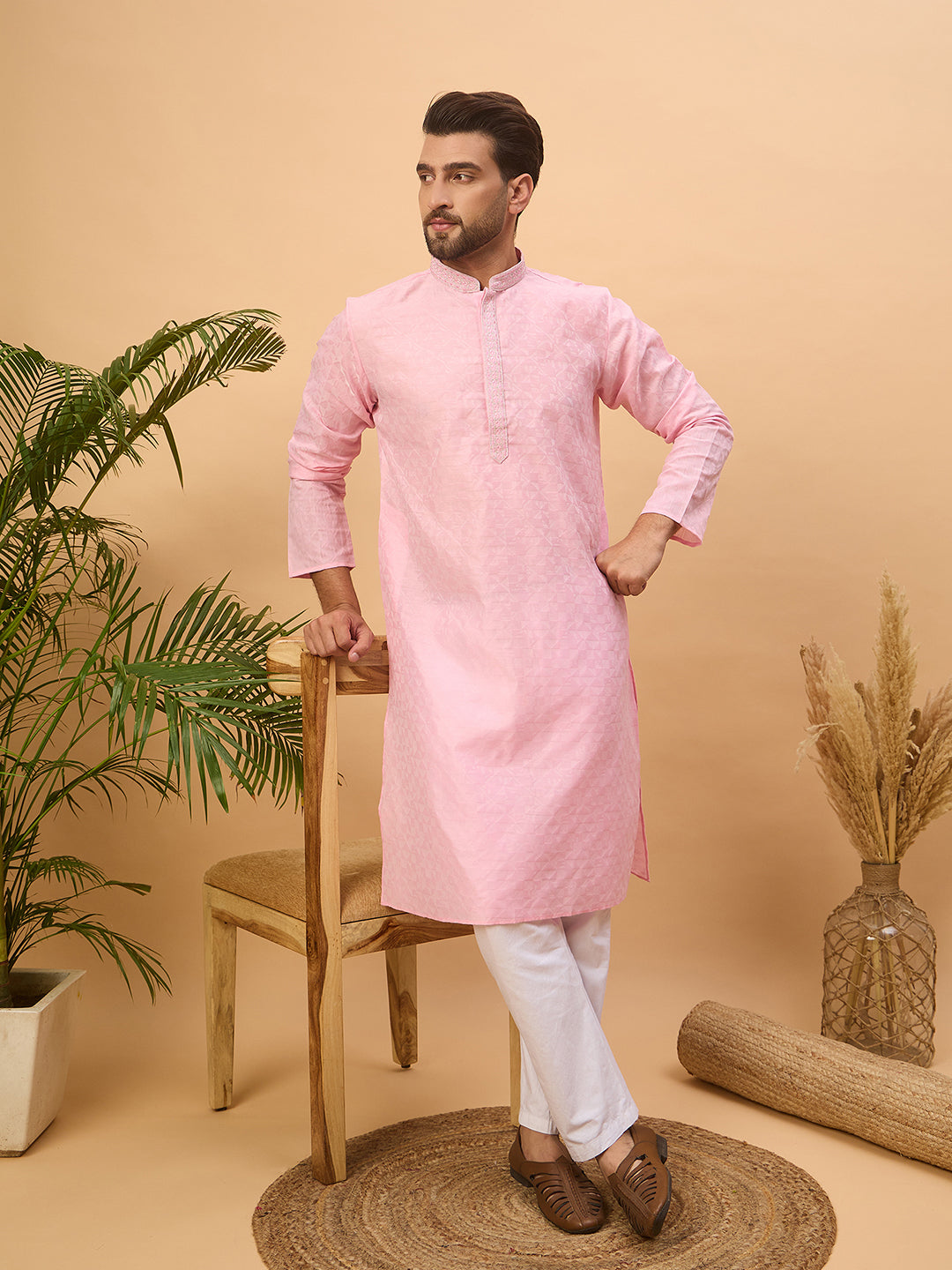 Ethnic Bay Men Pink Silk Blend Solid Embroidered Straight Kurta-MKU1454