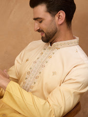 Ethnic Bay Men Yellow Silk Blend Solid Embroidered Straight Kurta-MKU1486