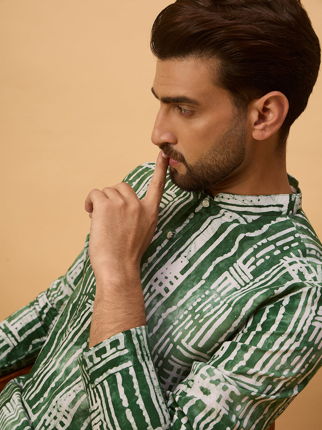 Ethnic Bay Men Green Viscose Rayon Batik Embroidered Straight Kurta-MKU1500
