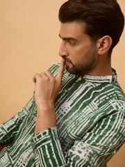Ethnic Bay Men Green Viscose Rayon Batik Embroidered Straight Kurta-MKU1500