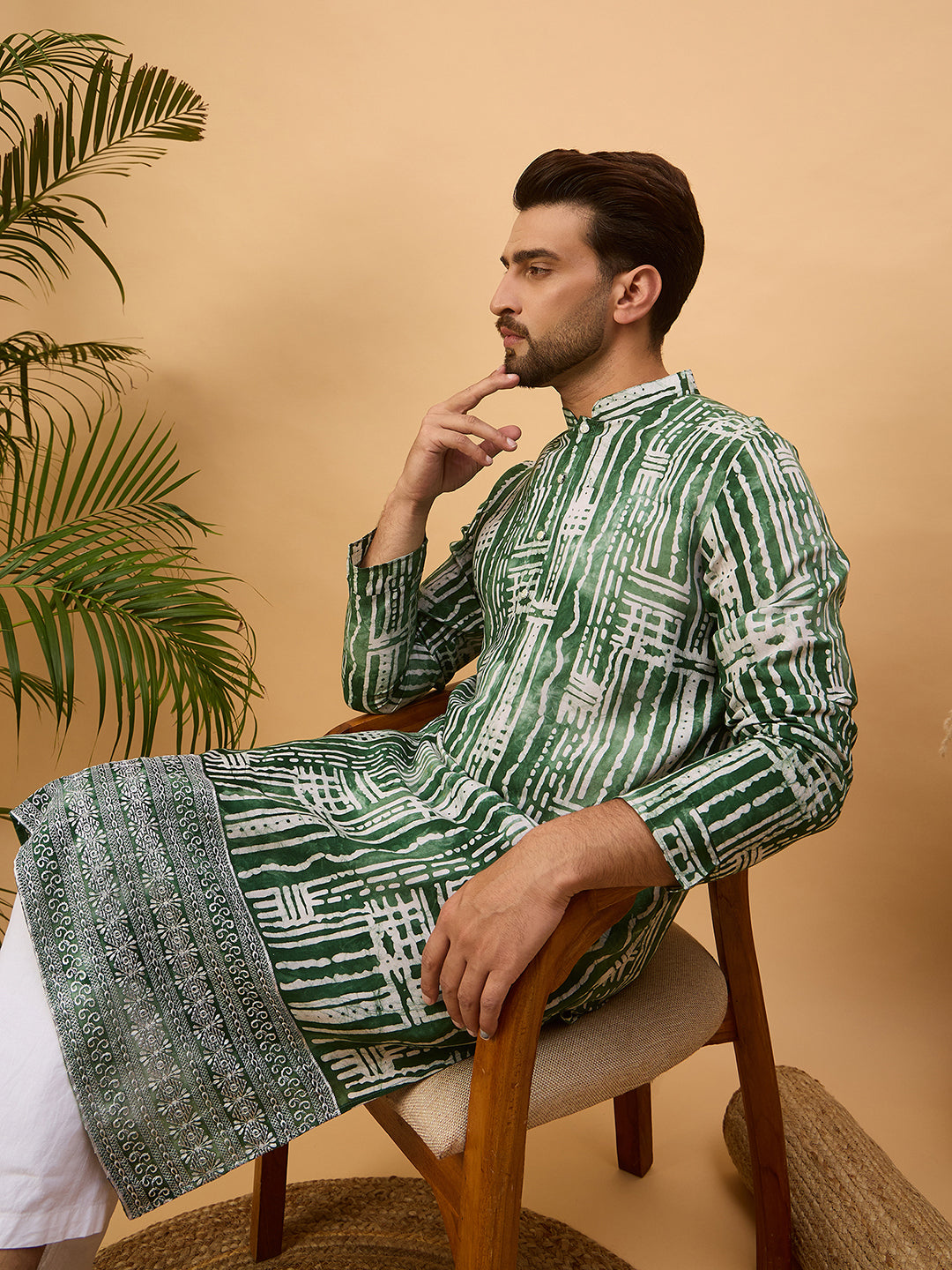 Ethnic Bay Men Green Viscose Rayon Batik Embroidered Straight Kurta-MKU1500