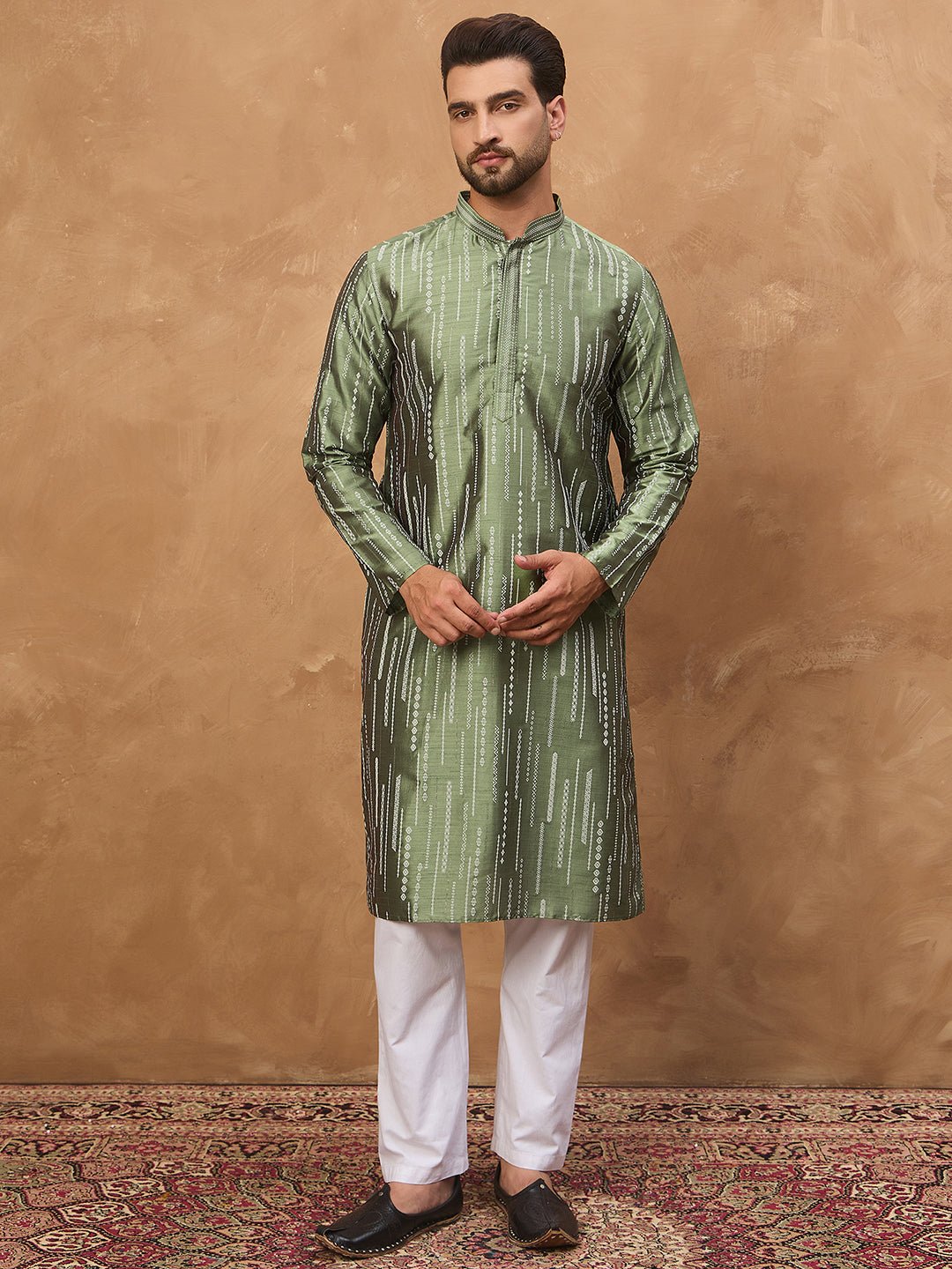 Ethnic Bay Men Green Silk Blend Geometric Embroidered Straight Kurta-MKU1517