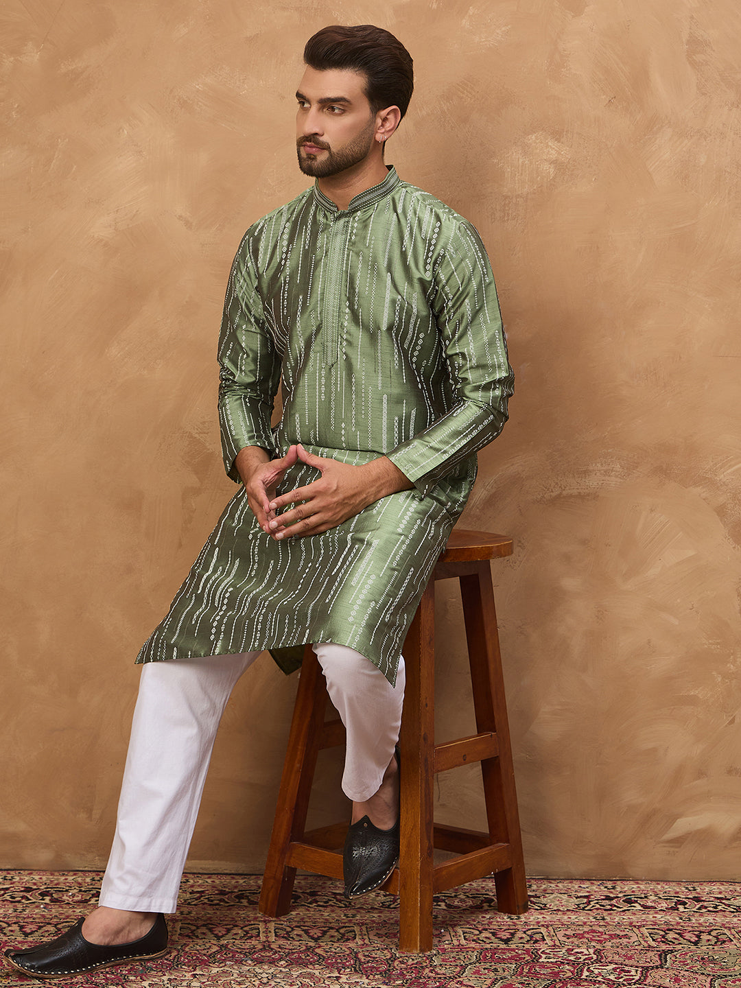 Ethnic Bay Men Green Silk Blend Geometric Embroidered Straight Kurta-MKU1517