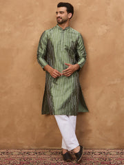 Ethnic Bay Men Green Silk Blend Geometric Embroidered Straight Kurta-MKU1517