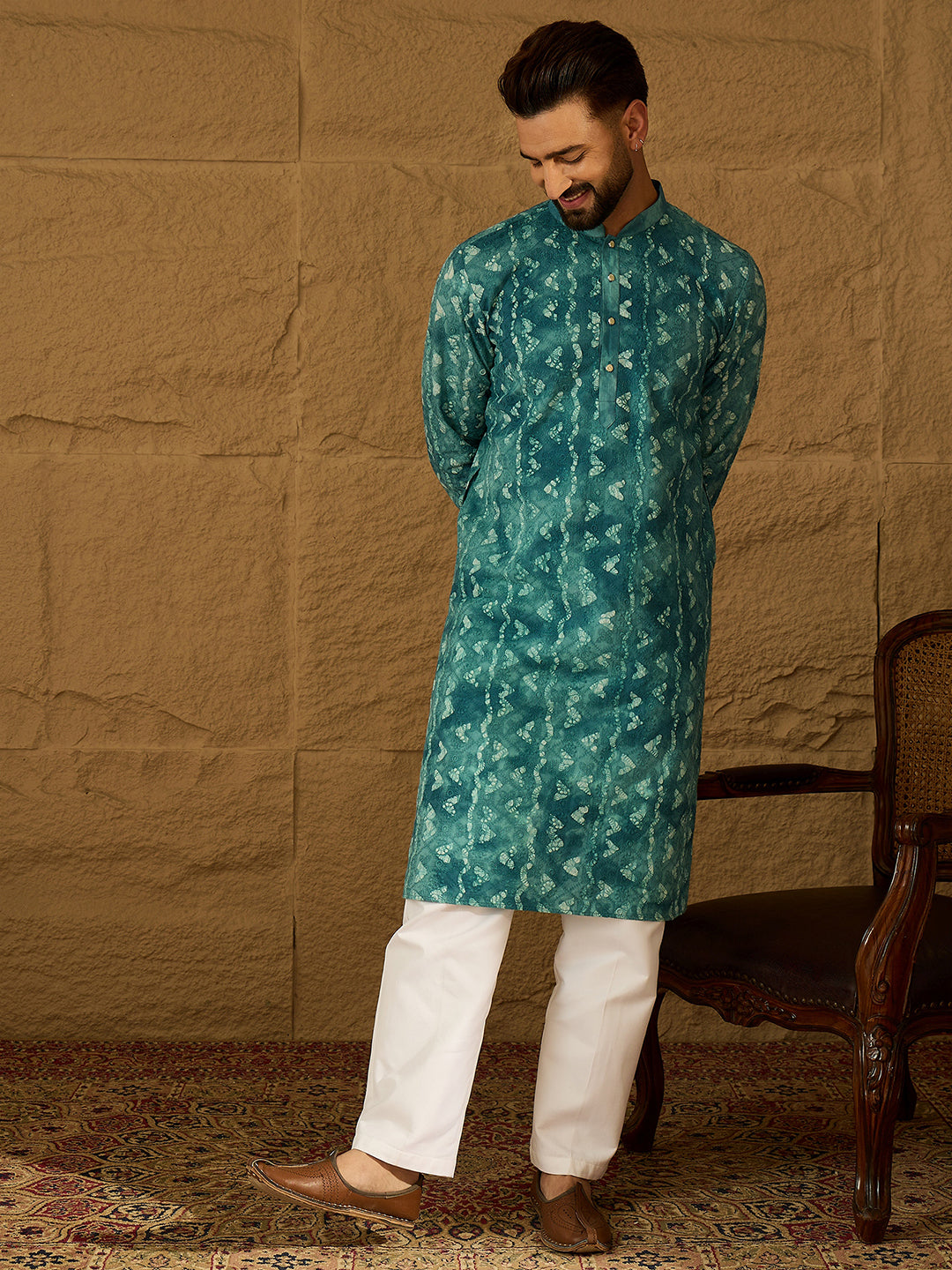 Ethnic Bay Men Blue Cotton Batik Embroidered Straight Kurta-MKU1676