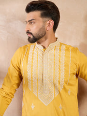 Ethnic Bay Men Yellow Silk Blend Geometric Embroidered Straight Kurta-MKU1685