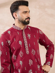Ethnic Bay Men Maroon Silk Blend Solid Embroidered Straight Kurta-MKU1712