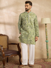 Ethnic Bay Men Green Viscose Rayon Batik Embroidered Straight Kurta-MKU1717