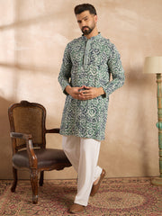 Ethnic Bay Men Green Viscose Rayon Batik Embroidered Straight Kurta-MKU1718