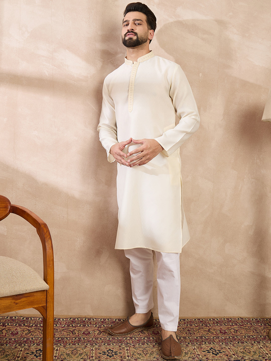Ethnic Bay Men Off White Silk Blend Solid Embroidered Straight Kurta