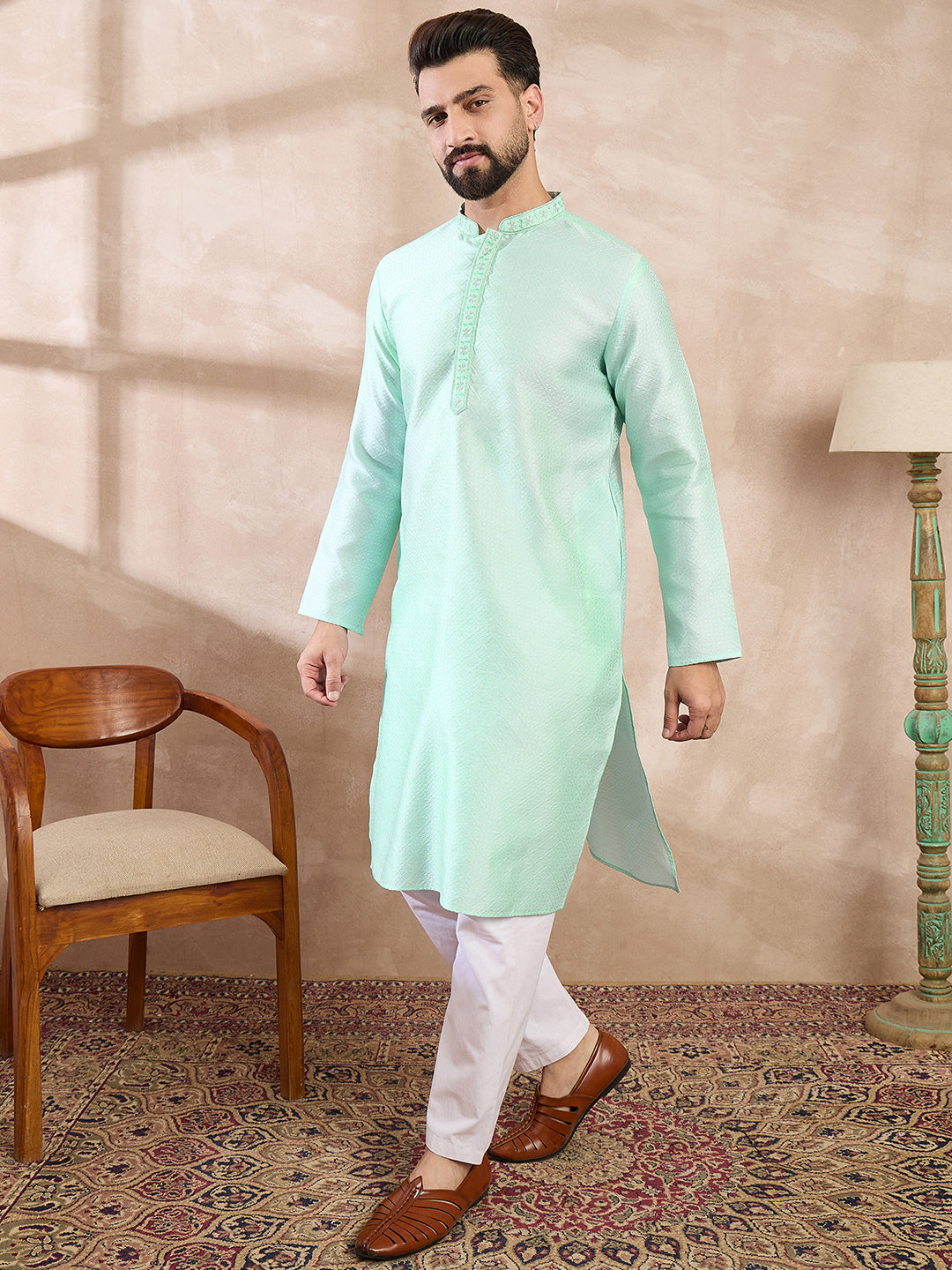 Ethnic Bay Men Blue Silk Blend Solid Embroidered Straight Kurta
