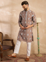 Ethnic Bay Men Beige Silk Blend Solid Embroidered Straight Kurta-MKU1776