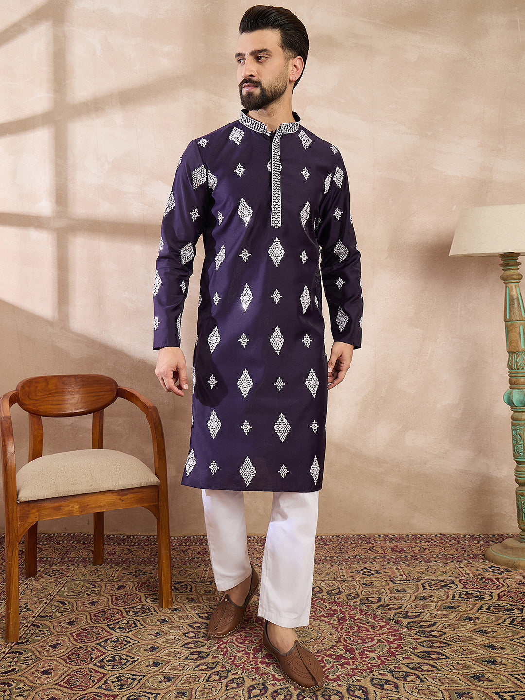 Ethnic Bay Men Purple Silk Blend Solid Embroidered Straight Kurta
